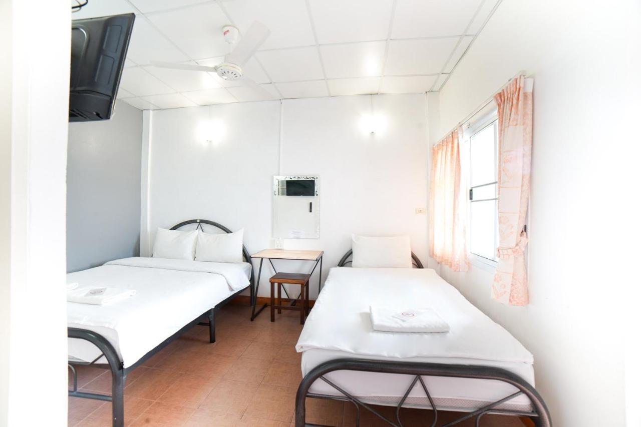 Pakdee House Hotel Udon Thani Ngoại thất bức ảnh