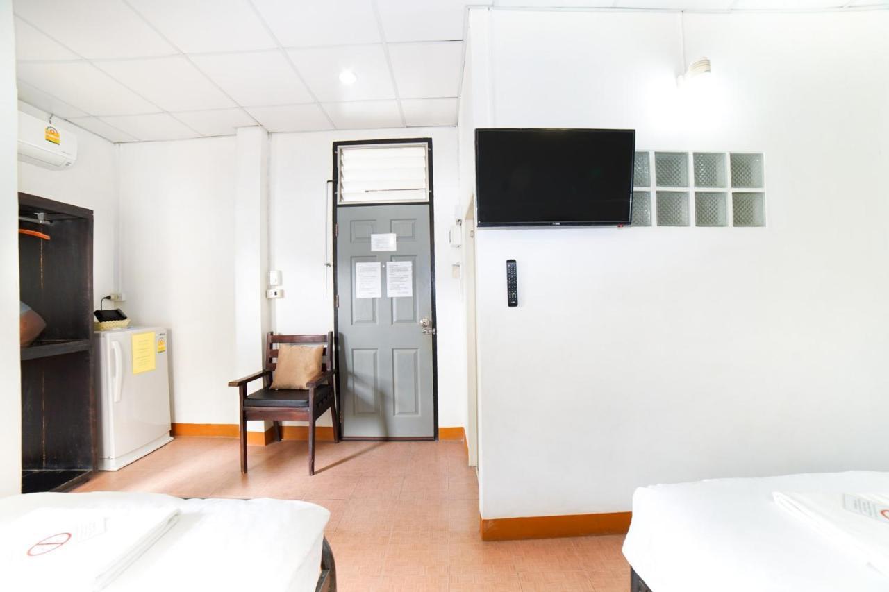 Pakdee House Hotel Udon Thani Ngoại thất bức ảnh