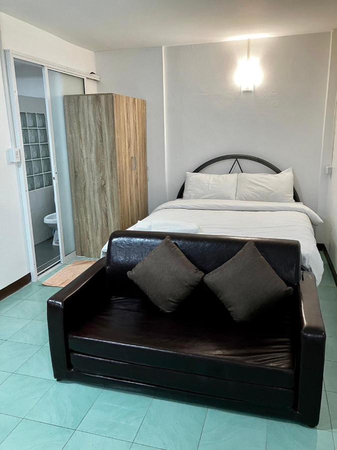 Pakdee House Hotel Udon Thani Ngoại thất bức ảnh