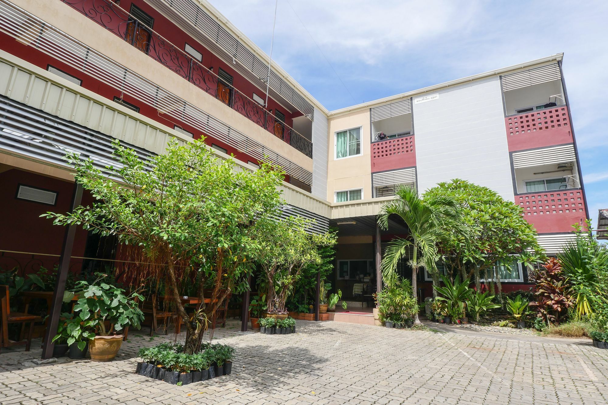 Pakdee House Hotel Udon Thani Ngoại thất bức ảnh